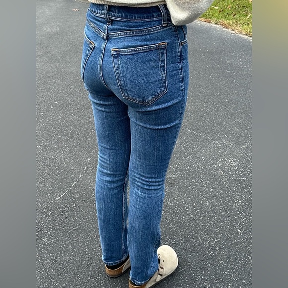 Abercrombie & Fitch Ultra High Rise 90s Slim Straight Jean 26 Short Dark Wash - Picture 3 of 3